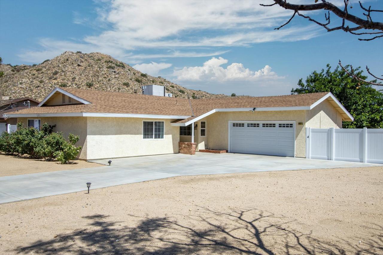 Peaceful Home With Nature Views & Trail Access Yucca Valley Exterior photo